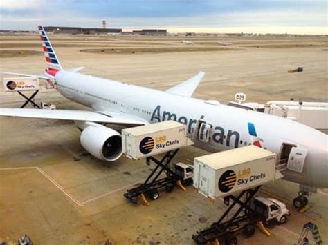 american airlines 77w boeing 777.